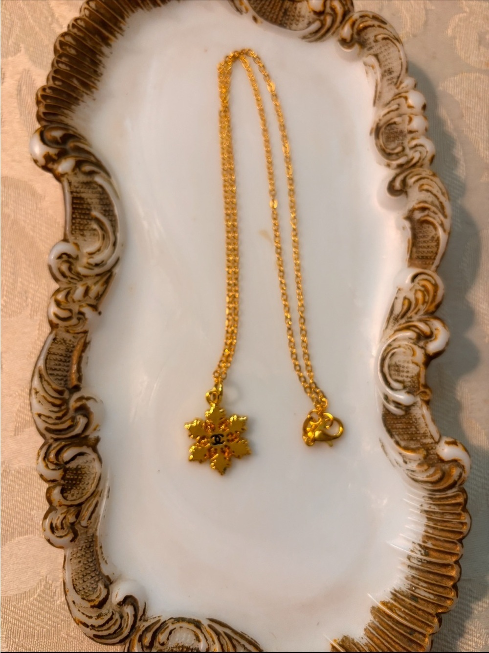 Cute Gold Snowflake Pendant Necklace